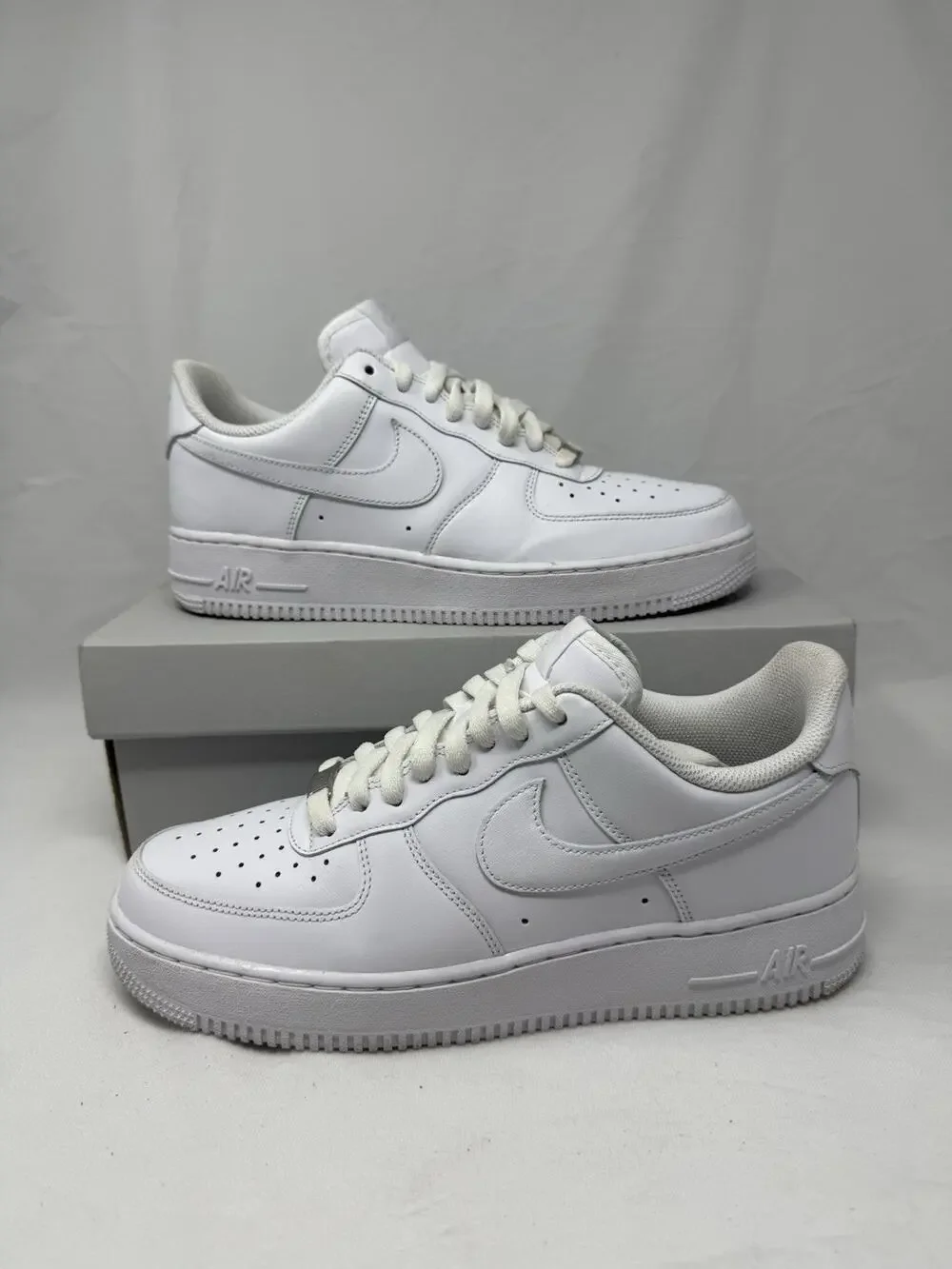Size 9.5 - Nike Air Force 1 '07 Low Triple White